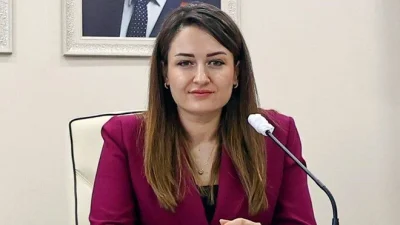 Antalya Büyükşehir Belediyesi'nde yapılan oylamada CHP’li Meclis Üyesi Avukat Büşra