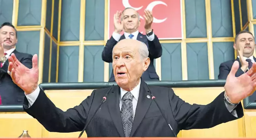 Bahçeli, Meclis grup toplantısında Resulullah’a hakaret içeren karikatürü “nefretle lanetledi”