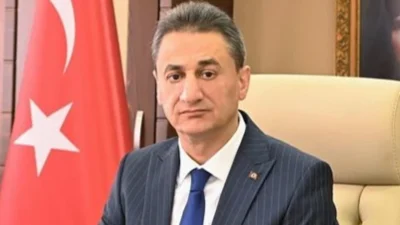 Bitlis eski Valisi Erol Karaömeroğlu, Sivas’ta geçirdiği trafik kazasında hayatını