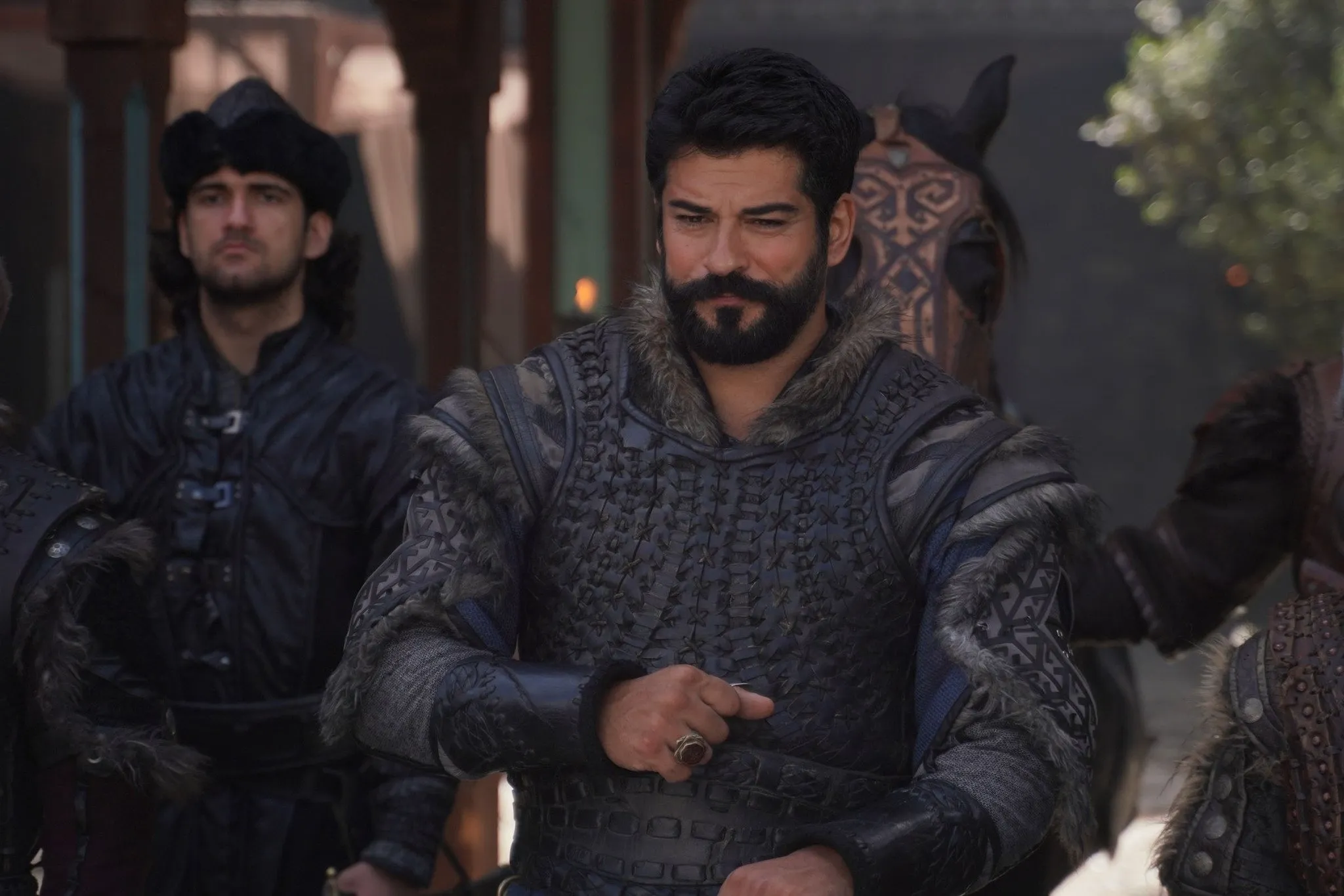 Burak Özçivit Kuruluş Osman'dan Neden Ayrıldı? Ünlü Oyuncunun Ayrılığına Dair Detaylar Ortaya Çıktı