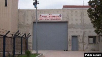 DEM Parti heyeti İmralı Adası’na giderek Abdullah Öcalan’la görüştü. Pervin