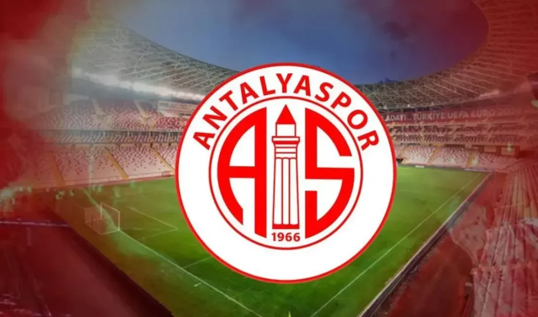 Geçtiğimiz hafta Antalyaspor’dan ayrıldığını duyuran teknik direktör Emre Belözoğlu, sürpriz