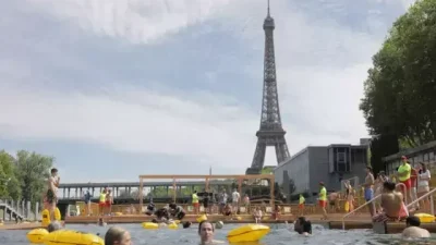 Fransa'nın başkenti Paris, simgesi haline gelen Seine Nehri'nde 102 yıl