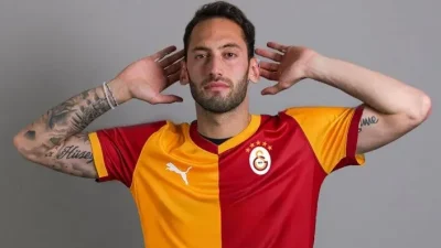 Galatasaray yeni sezon hazırlıklarını sürdürürken teknik direktör Okan Buruk, transfer