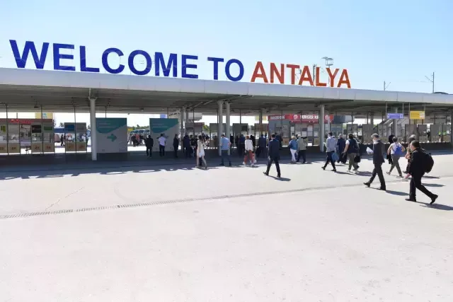 Kültür ve Turizm Bakanı Mehmet Nuri Ersoy, Antalya turizmi açısından