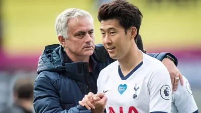 Yeni sezon hazırlıklarını sürdüren Fenerbahçe'de teknik direktör Jose Mourinho'nun, Tottenham'ın