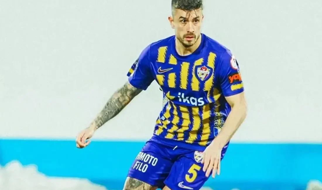 Süper Lig'de güçlü bir kadro kurmak isteyen Kayserispor, yeni sezon
