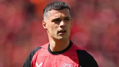 Fenerbahçe, milli futbolcu Hakan Çalhanoğlu'nu kadrosuna katmak için çalışmalarını sürdürürken,