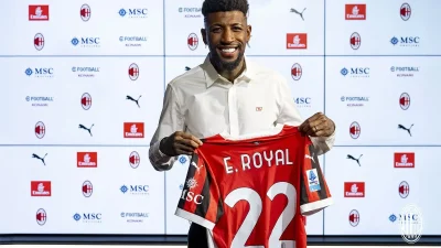 Transfer dönemine hızlı giren ancak sağ bek transferinde istediği sonuca