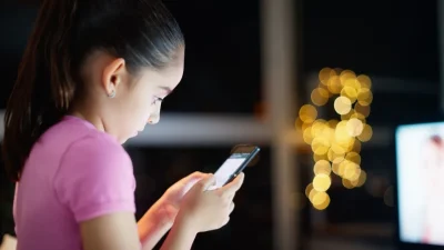 Yeni yayımlanan bir çalışma, çocukların 13 yaşından önce akıllı telefon