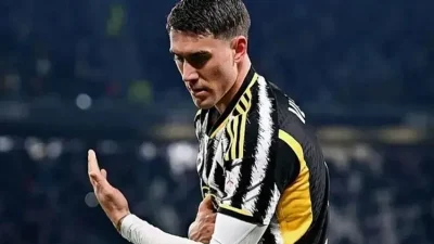 Transfer çalışmalarını sürdüren Fenerbahçe, kadrosuna kattığı isimlerle dikkat çekerken, hücum