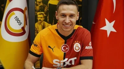 Galatasaray, sezon öncesi hem takviye hem de satış operasyonlarına hız