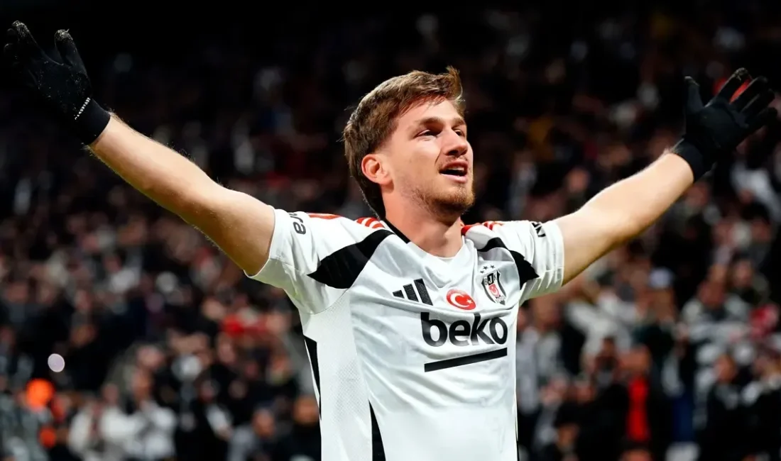 Beşiktaş'ta yeni sezon öncesi transfer çalışmaları hız kesmeden devam ediyor.