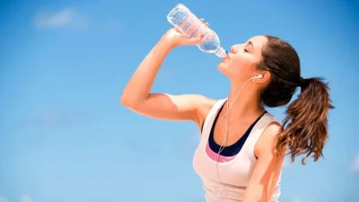 Su içmek olmazsa olmazlarımızdan biri. Ancak, “yeterince su içmek” tam