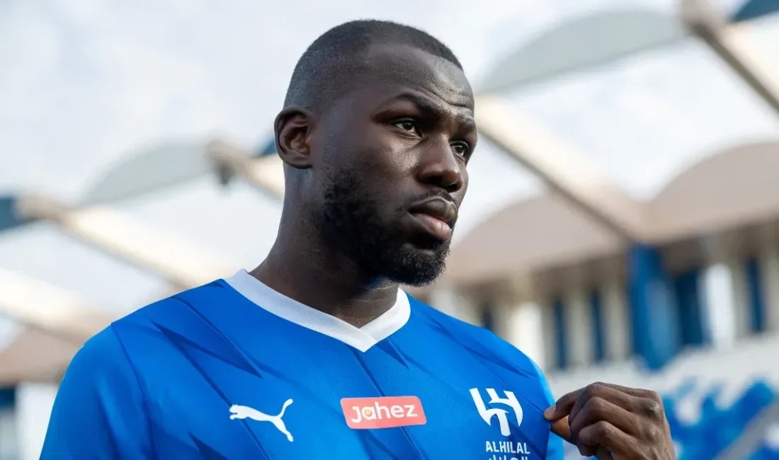 Senegal'in gururu Kalidou Koulibaly, ülkesine olan vefa borcunu örnek bir