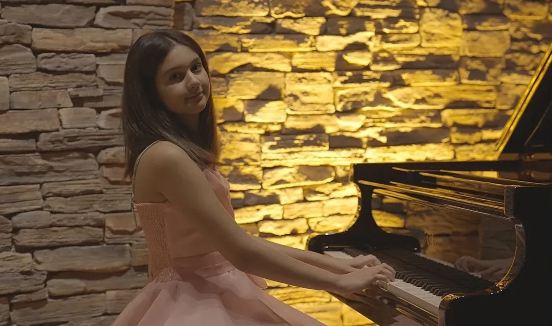 Elif Naz Ertuğrul kimdir, kaç yaşındadır? Salzburg Mozarteum Üniversitesi’ne nasıl