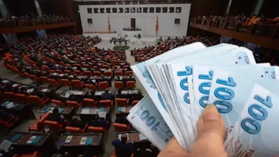 Emekli maaşlarına zam teklifi Meclis Genel Kurulu’nda görüşülüyor. En düşük
