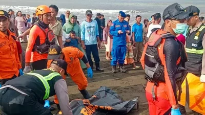 Endonezya Bali Adası açıklarında feribot faciası: En az 4 kişi