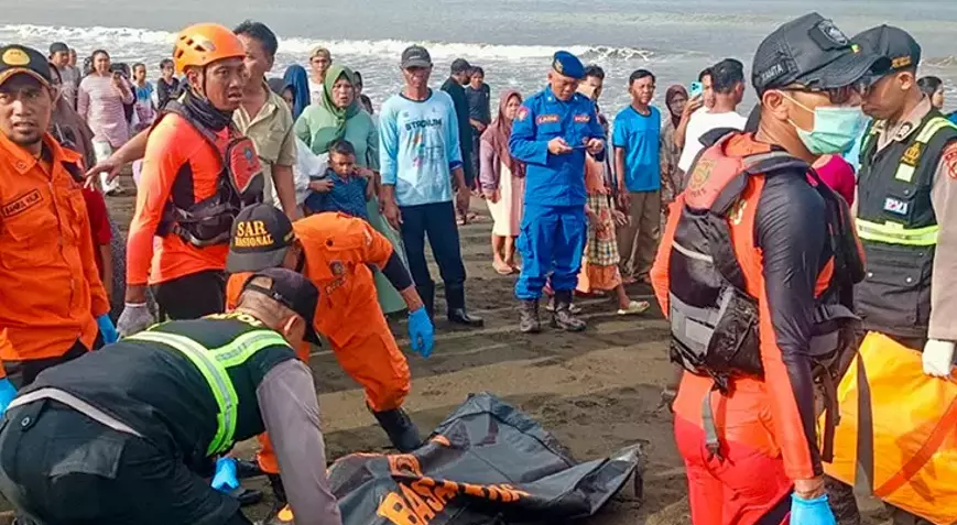Endonezya Bali Adası açıklarında feribot faciası: En az 4 kişi