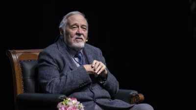 İlber Ortaylı, Balıkesir’in Burhaniye ilçesinde trafik kazası geçirdi. Kazada ölen