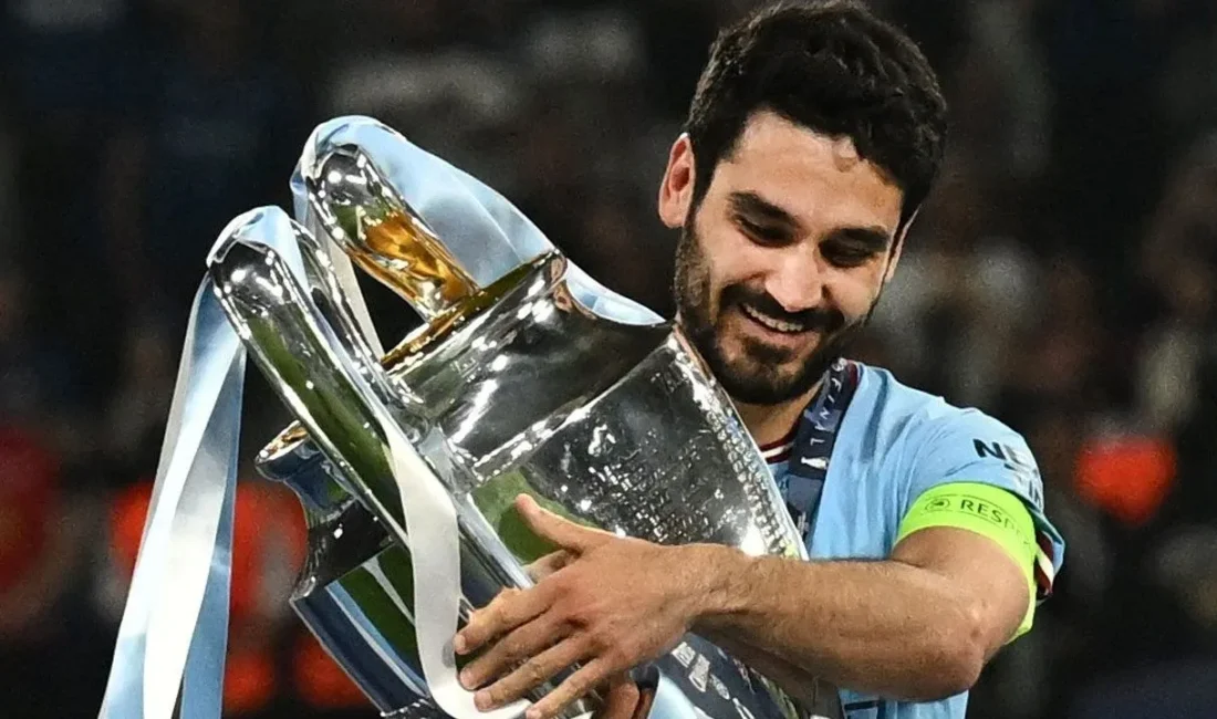 Galatasaray, transfer çalışmalarını sürdürürken, İngiltere Premier Lig ekiplerinden Manchester City'de