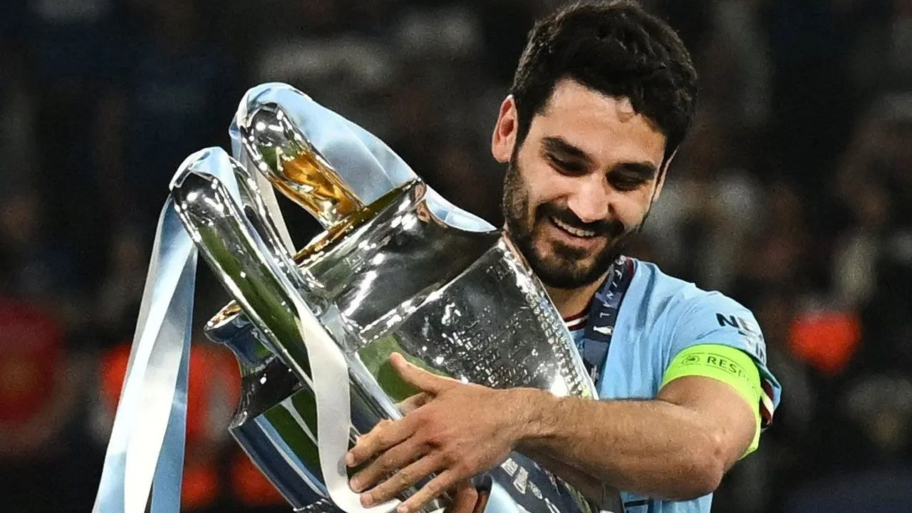 Galatasaray, transfer çalışmalarını sürdürürken, İngiltere Premier Lig ekiplerinden Manchester City'de