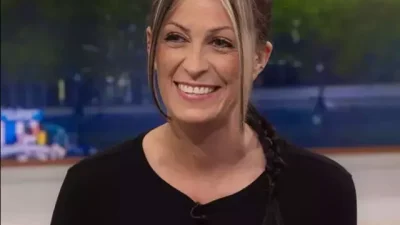 İskoçya'nın Glasgow kentinde bir lisede görev yapan fizik öğretmeni Kirsty