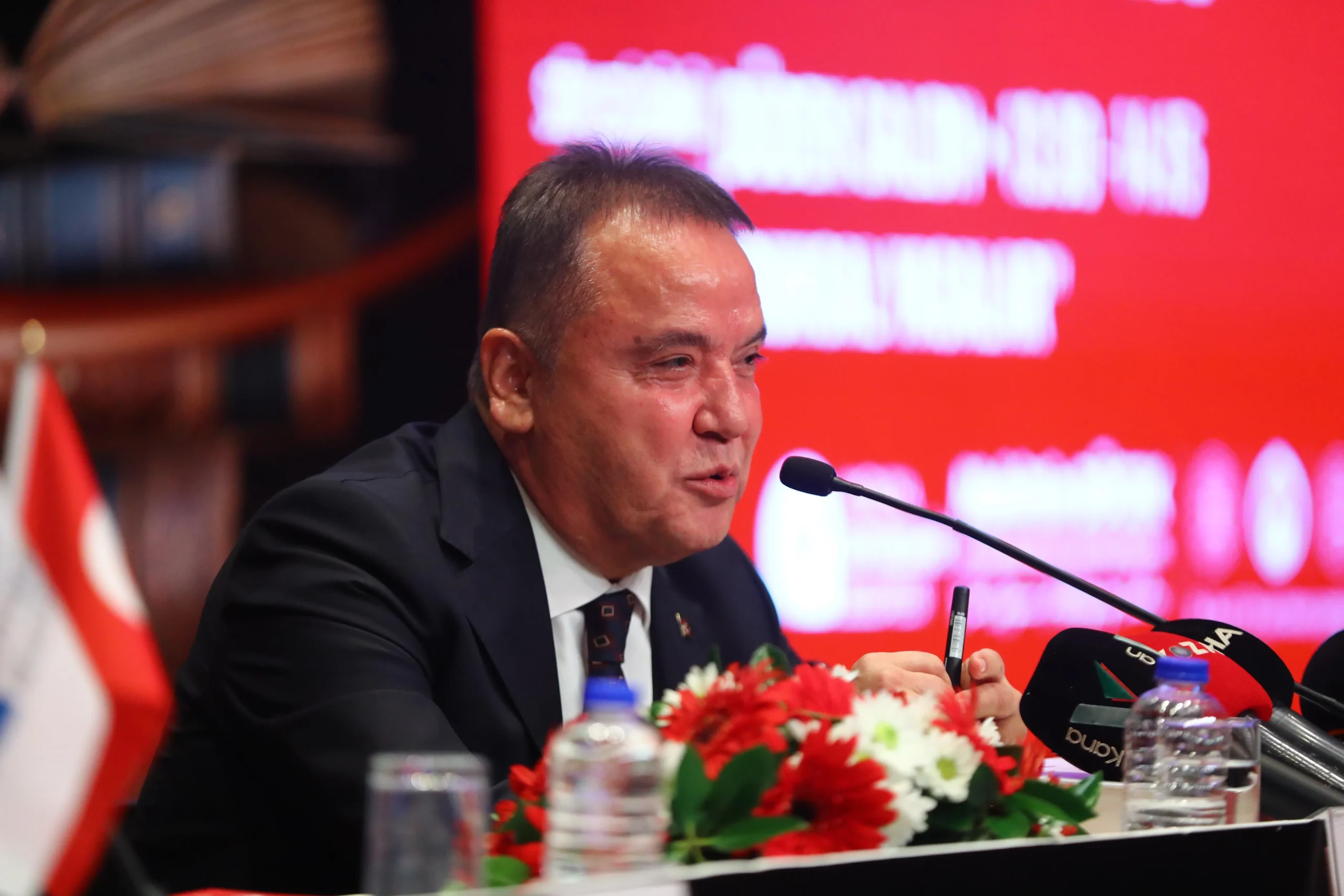 Antalya Büyükşehir Belediye Başkanı Muhittin Böcek neden gözaltına alındı? Rüşvet
