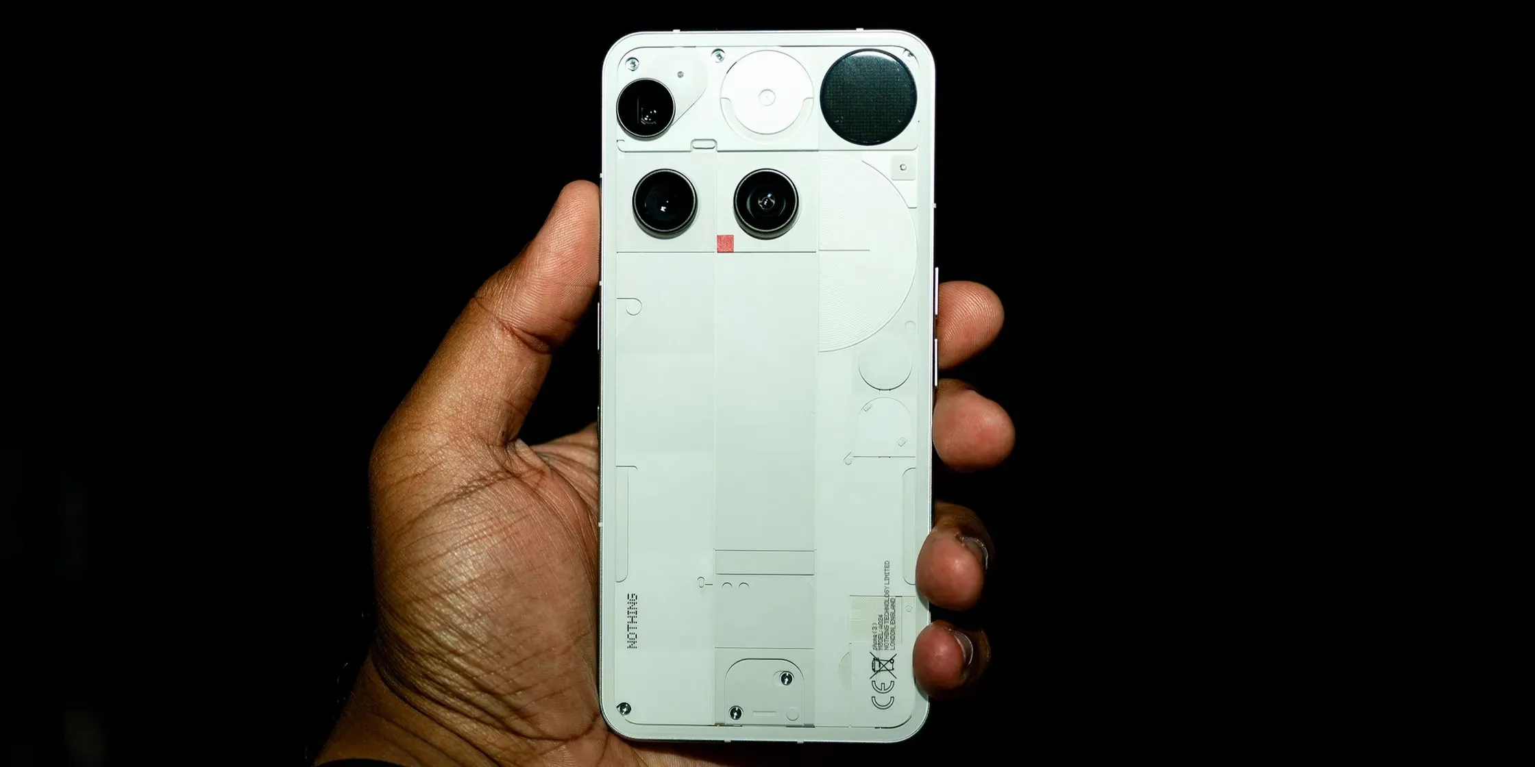 Nothing Phone 3 fiyatı ve çarpıcı özellikleri belli oldu. Amiral