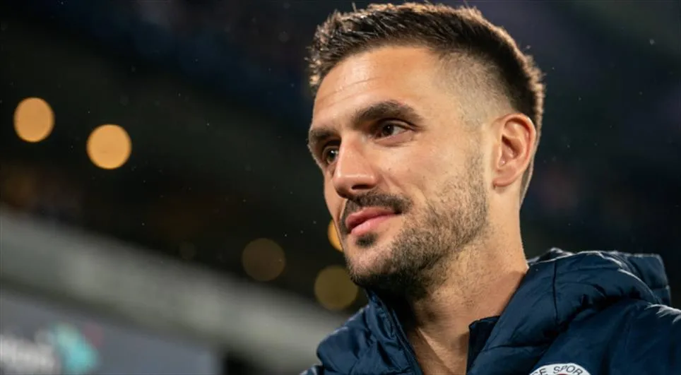 Fenerbahçe ile yollarını ayıran 36 yaşındaki tecrübeli futbolcu Dušan Tadić,