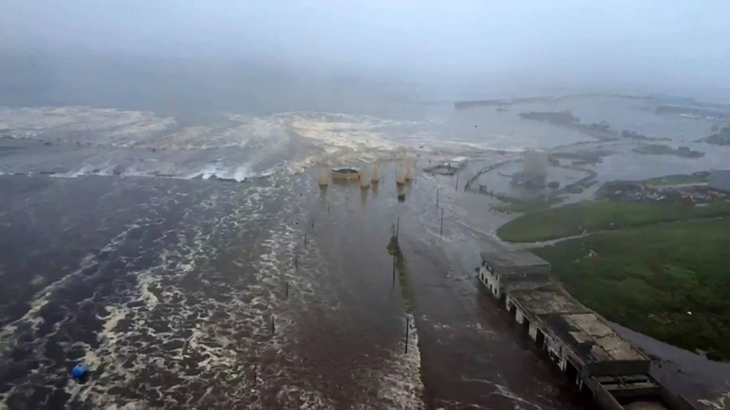 Tsunami nedir, nasıl oluşur? Dev Dalgaların Sessiz Felaketi