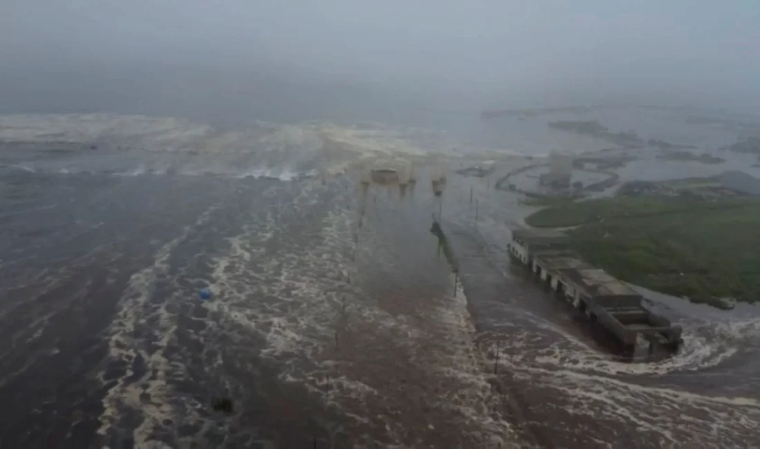 Tsunami nedir, nasıl oluşur? Dev dalgaların ardındaki bilimsel gerçekleri ve