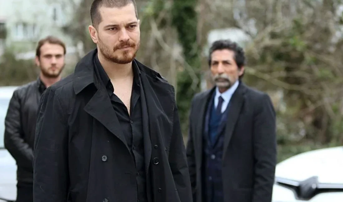 Uykucu Adam filminde Ajan Ferman’ı canlandıracak Çağatay Ulusoy kimdir, kaç