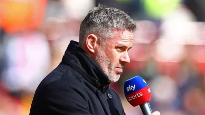 Uzun yıllar Liverpool formasını terleten ve kariyerine futbol yorumcusu olarak