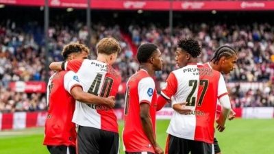 Feyenoord, cumartesi günü oynadığı hazırlık maçında Wolfsburg’u 4-0 gibi net