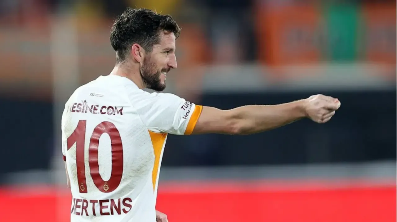 Süper Lig devi Galatasaray’dan ayrılan 38 yaşındaki Belçikalı futbolcu Dries
