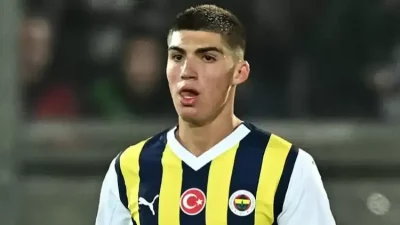 2019 yılında Galatasaray altyapısından Fenerbahçe'ye transfer olan 19 yaşındaki savunmacı