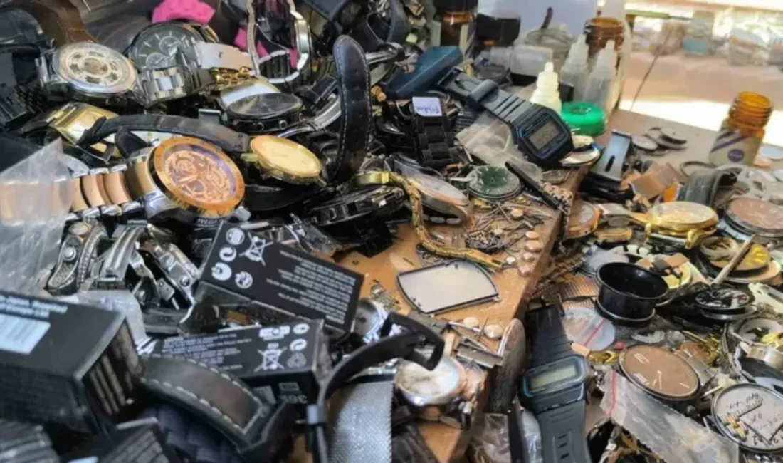 Kırşehir’de yıllardır saat tamirciliği yapan ustalar, dijital saatlerin yaygınlaşmasıyla birlikte