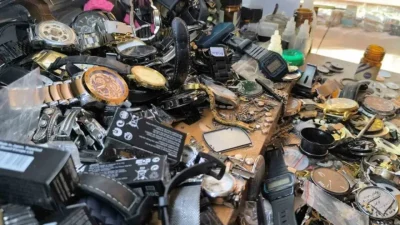 Kırşehir’de yıllardır saat tamirciliği yapan ustalar, dijital saatlerin yaygınlaşmasıyla birlikte