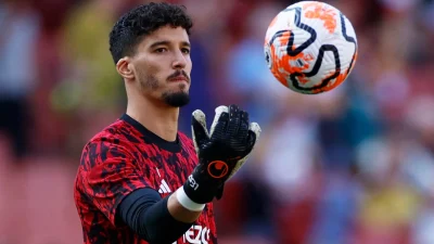 Altay Bayındır Manchester United'dan ayrılıyor mu? Senne Lammens transferi ve