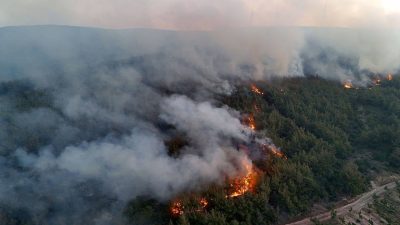 Çanakkale yangını ile ilgili son dakika gelişmeleri yakından takip ediliyor.