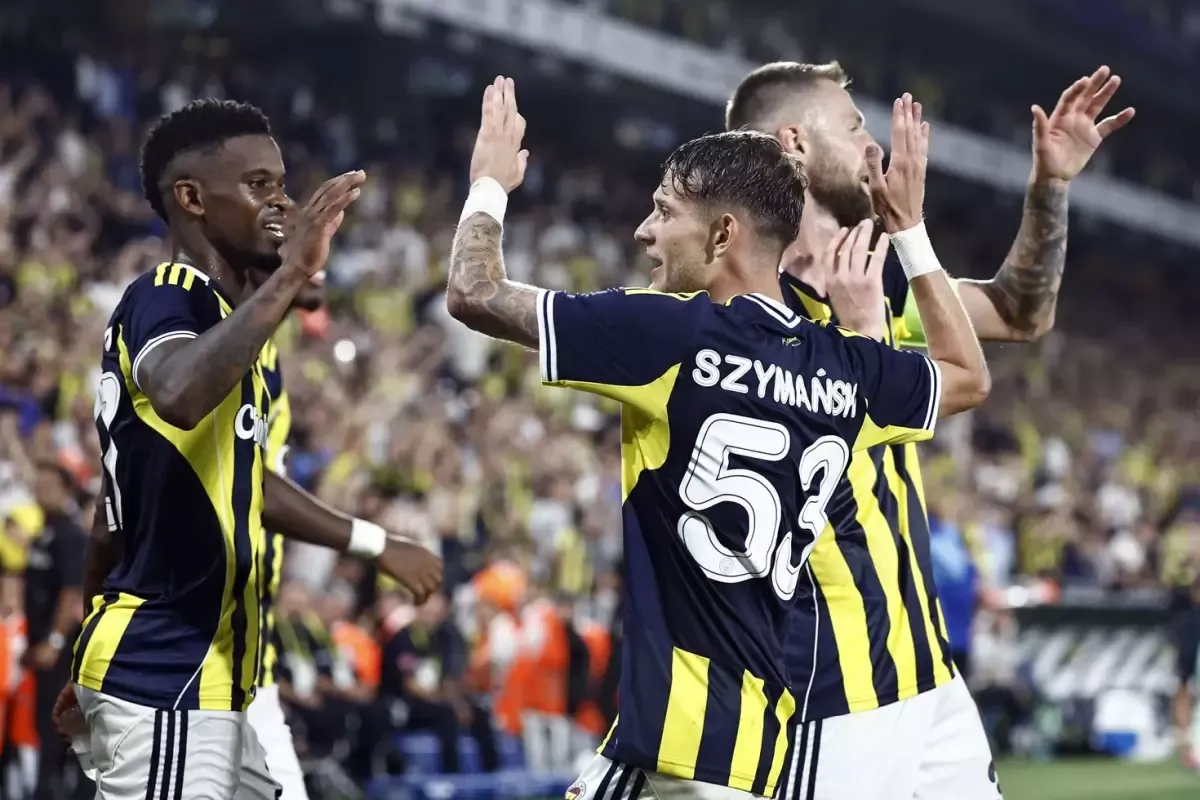 CANLI İZLEME LİNKİ! Göztepe - Fenerbahçe maçı 16 Ağustos 2025 saat kaçta, hangi kanalda? Şifresiz nereden izlenir, şifresiz kanal listesi var mı?