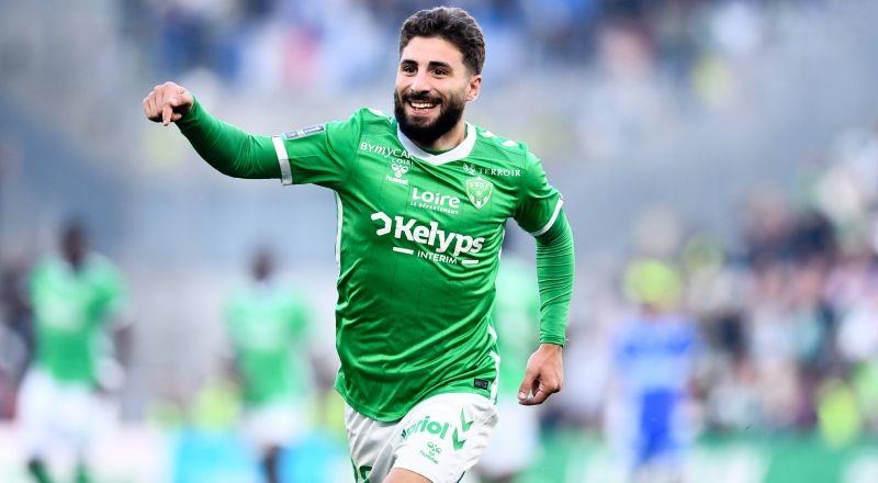Fransa Ligue 2 ekibi Saint-Étienne’in formasını giyen Gürcü sol kanat