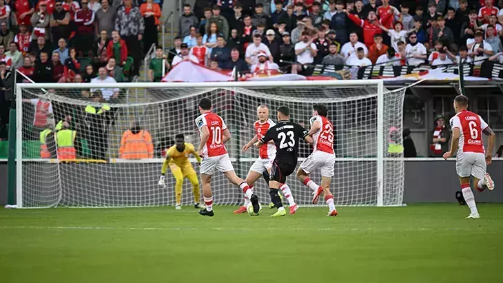 DEV MAÇ ŞİFRESİZ Mİ? Beşiktaş–St. Patrick’s maçı CANLI NEREDEN ÜCRETSİZ İzlenir? 14 Ağustos 2025 ŞİFRESİZ veren TÜM KANALLAR Listesi