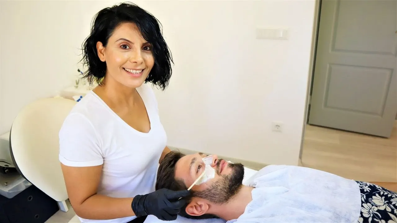 Didem Özkan kimdir? Jennifer Lopez'in ekibinden teklif alan Türk estetisyenin