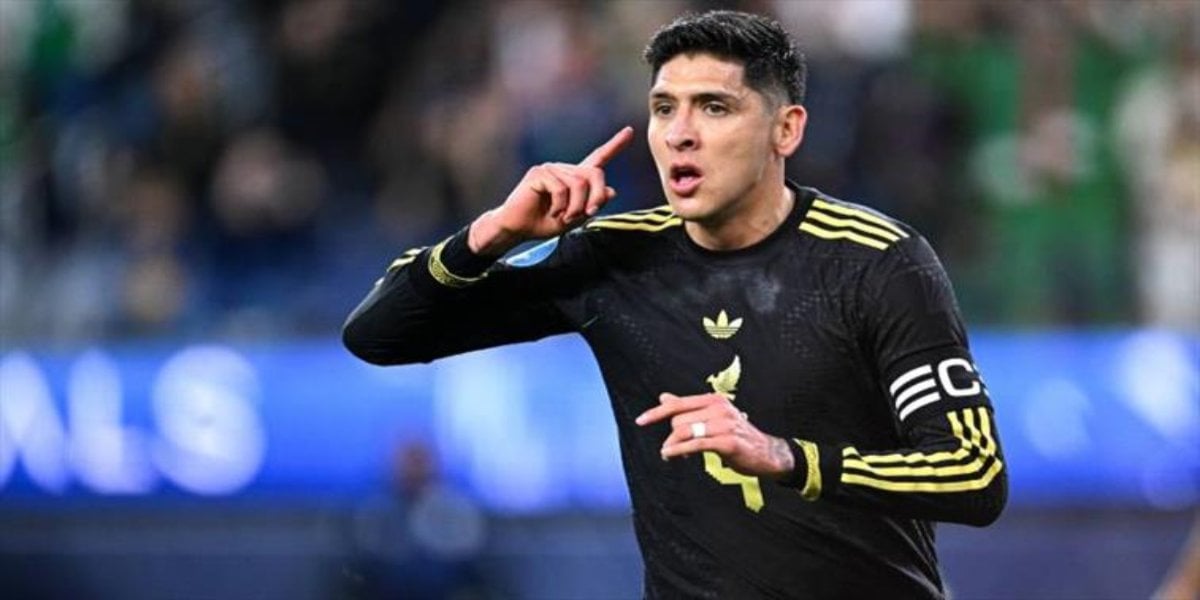 EDSON ÁLVAREZ KİMDİR, Fenerbahçe'ye mi Geliyor, Bugün İstanbul'da transfer resmileşecek mi?