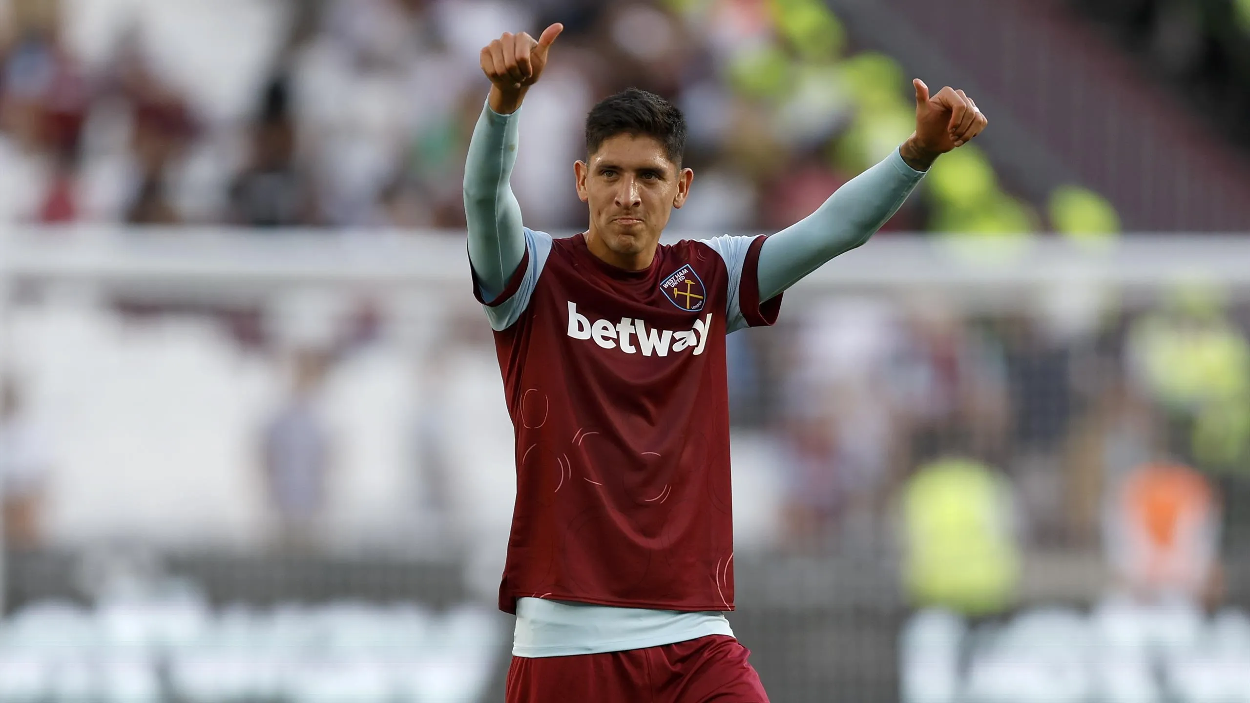 Edson Alvarez Piyasa Değeri Ne Kadar? Mourinho’nun İsteğiyle Gündeme Geldi! Kariyeri ve Fenerbahçe İddiaları