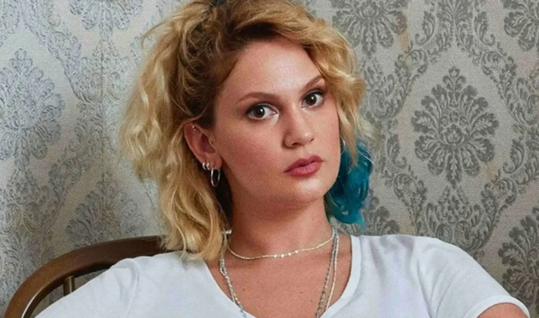 Farah Zeynep Abdullah’ın senaryosunu yazdığı ve oynadığı Günaydın Aşkım filmi, izleyiciyi