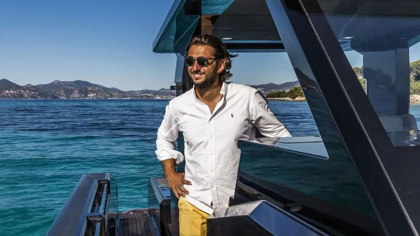 Ünlü iş insanı Halit Yukay denizde kayboldu. Graywolf yatı parçalanmış