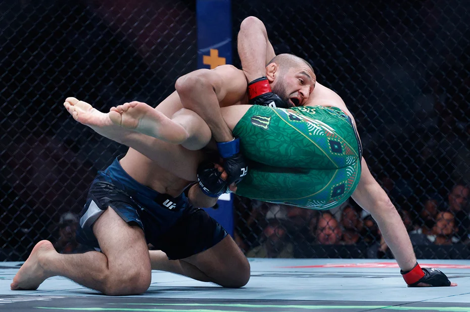 Khamzat Chimaev-Dricus Du Plessis maçı UFC 319’da gerçekleşti. Çeçen kökenli